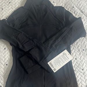 Lululemon crop nulu jacket size 6
